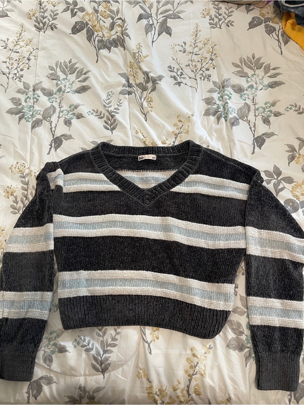 Striped V-Neck Cropped Sweater in Black and Light Gray